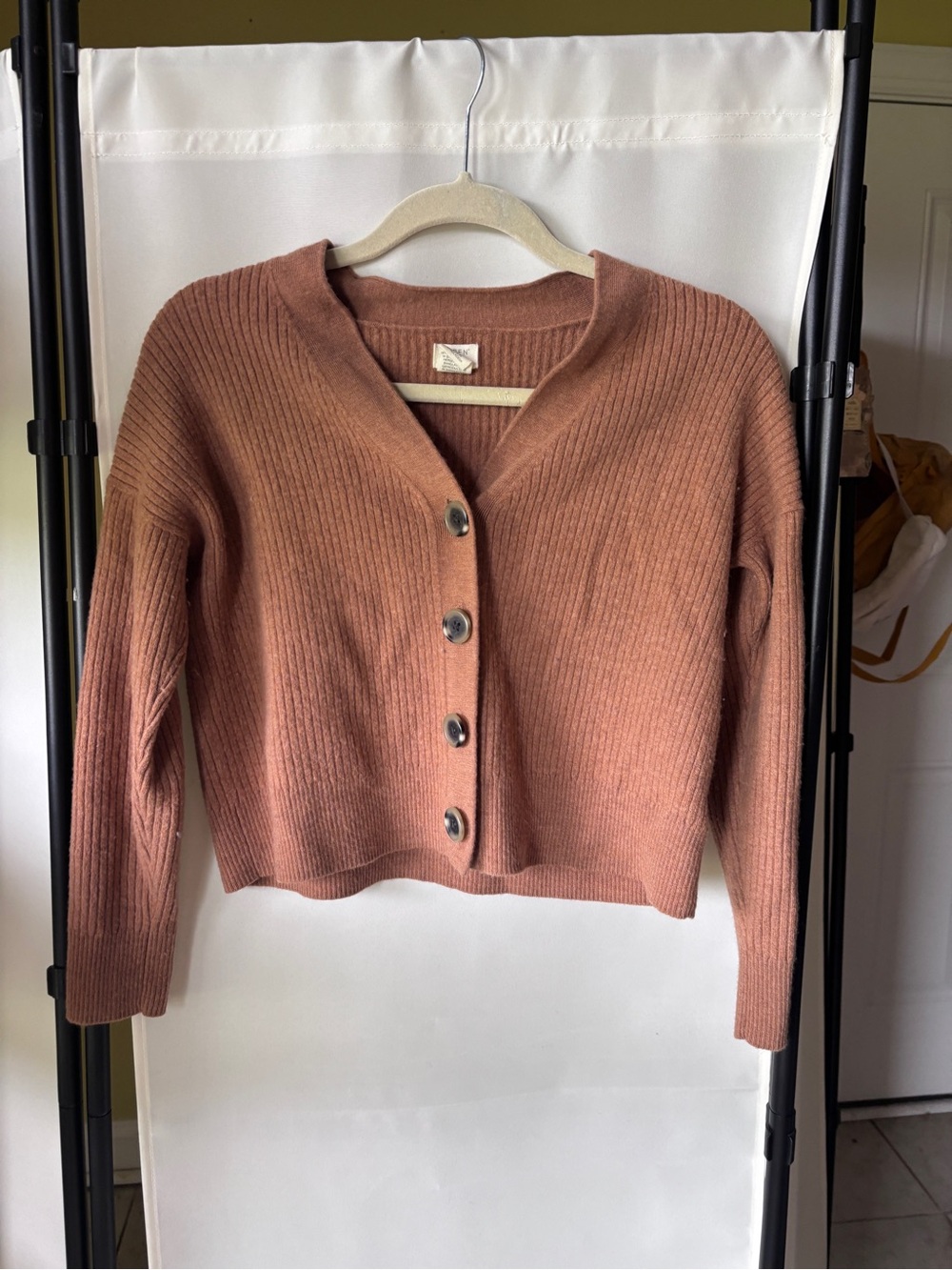 Aspen Extra Fine Merino Wool Ribbed V-Neck Button Cardigan Sweater - Camel Brown
